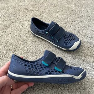 Plae Mimo Youth Kids Size 3 Navy Closed Toe Water Shoes 116171-400 Boys sneaker